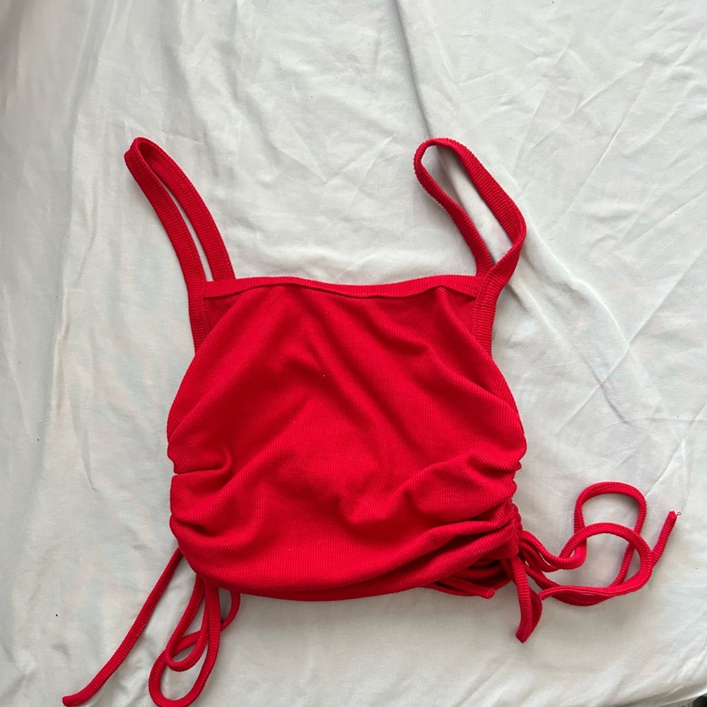 Cute scrunch tie tank top!